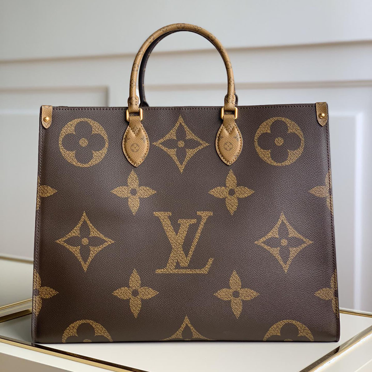 LOUIS VUITTON 루이비통 온더고 GM M44576