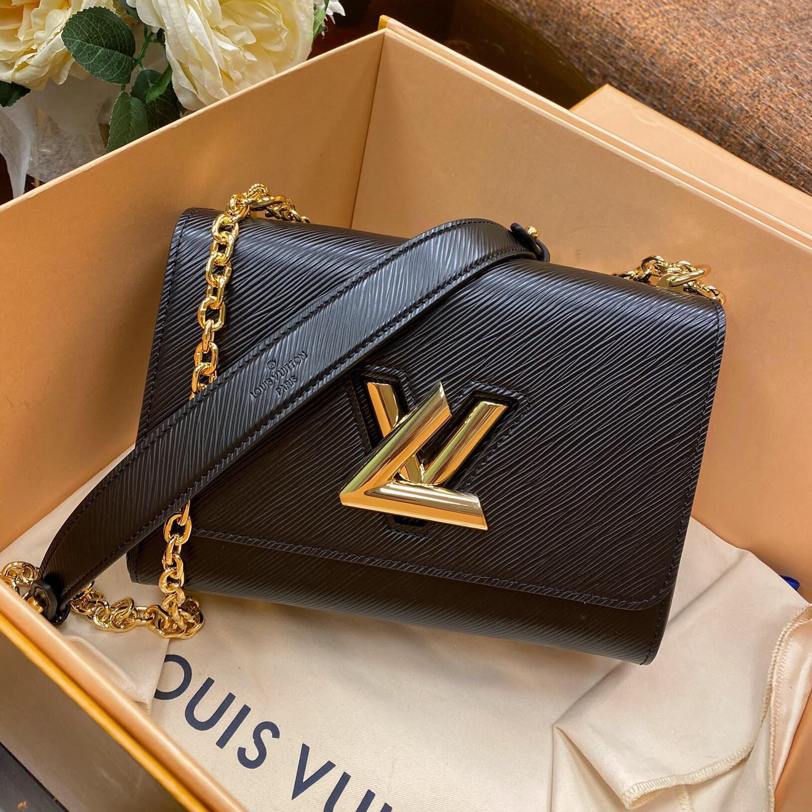 LOUIS VUITTON 루이비통 트위스트 MM (골드) M54804